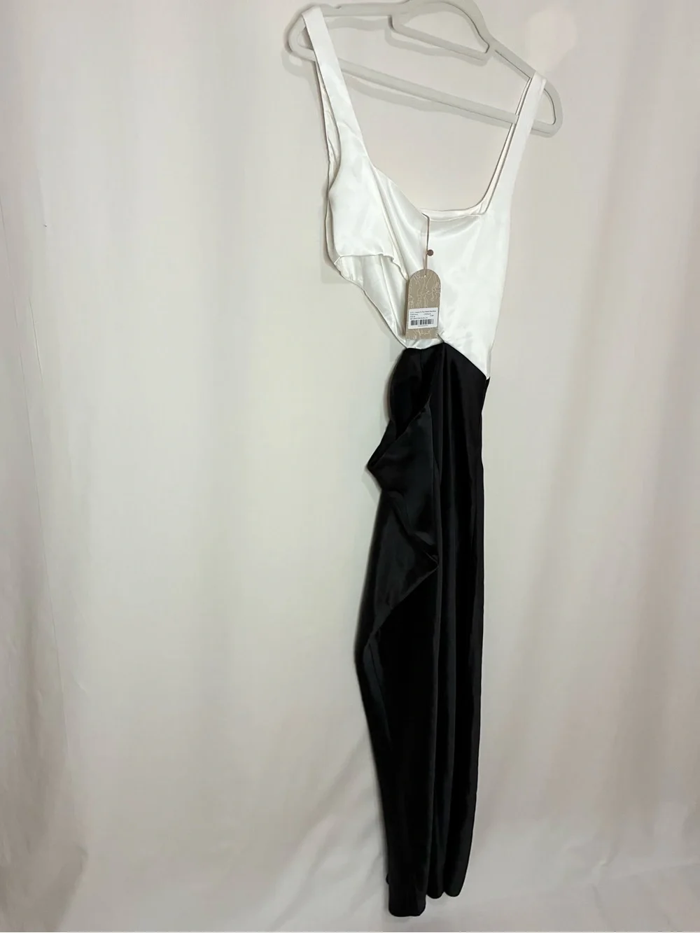 NEW. Meshki Gianna Two Tone Maxi Dress. NWT - Picture 7 of 13